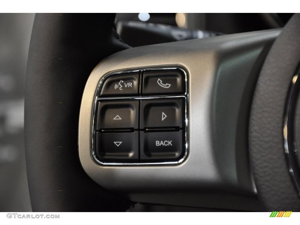 2011 Jeep Grand Cherokee Overland 4x4 Controls Photo #45148991