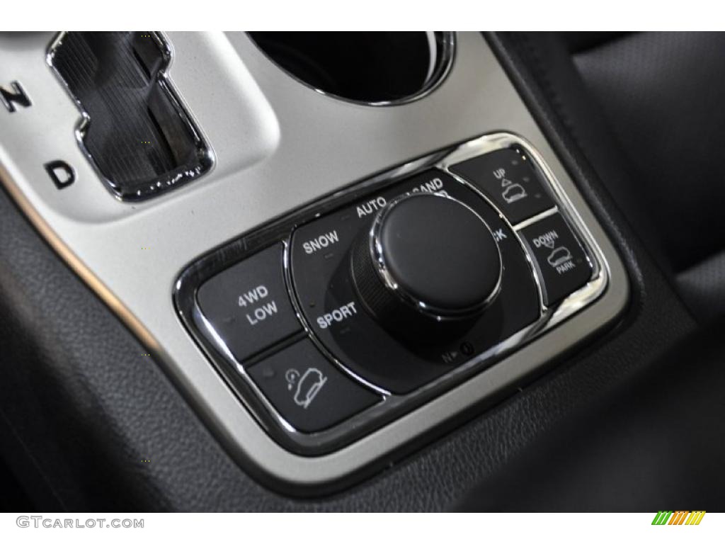 2011 Jeep Grand Cherokee Overland 4x4 Controls Photo #45149027