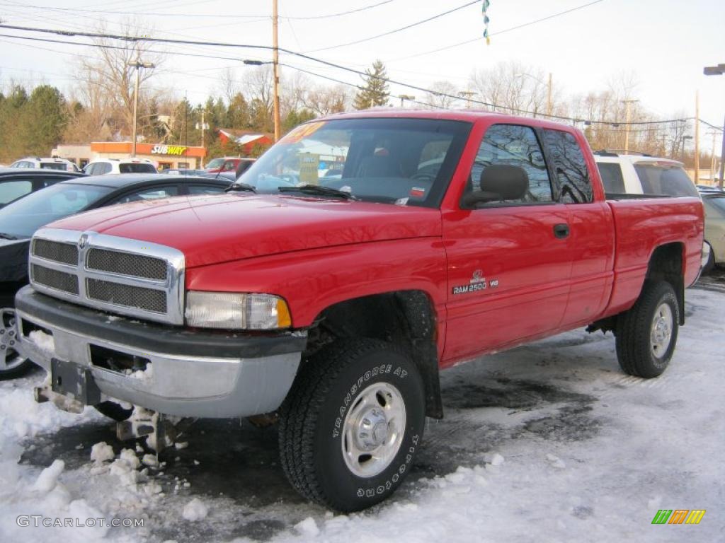 Flame Red 2000 Dodge Ram 2500 ST Extended Cab 4x4 Exterior Photo #45149323