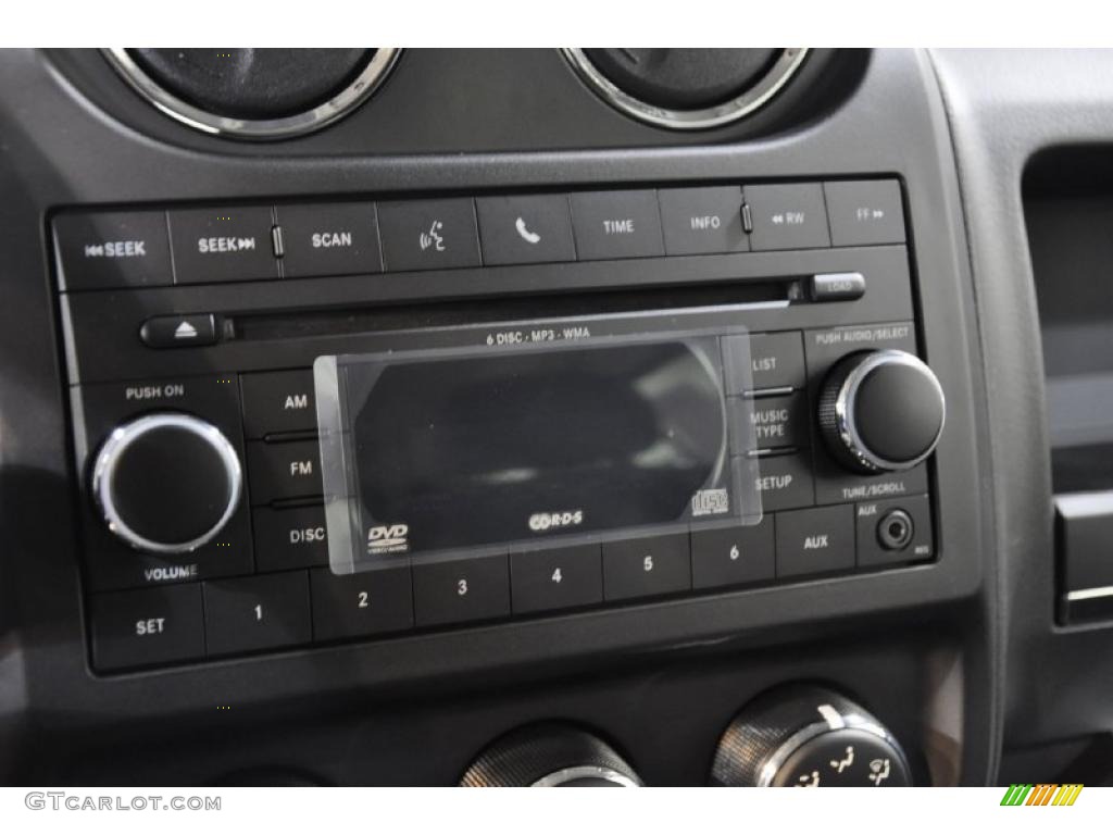 2011 Jeep Patriot Sport Controls Photo #45149515