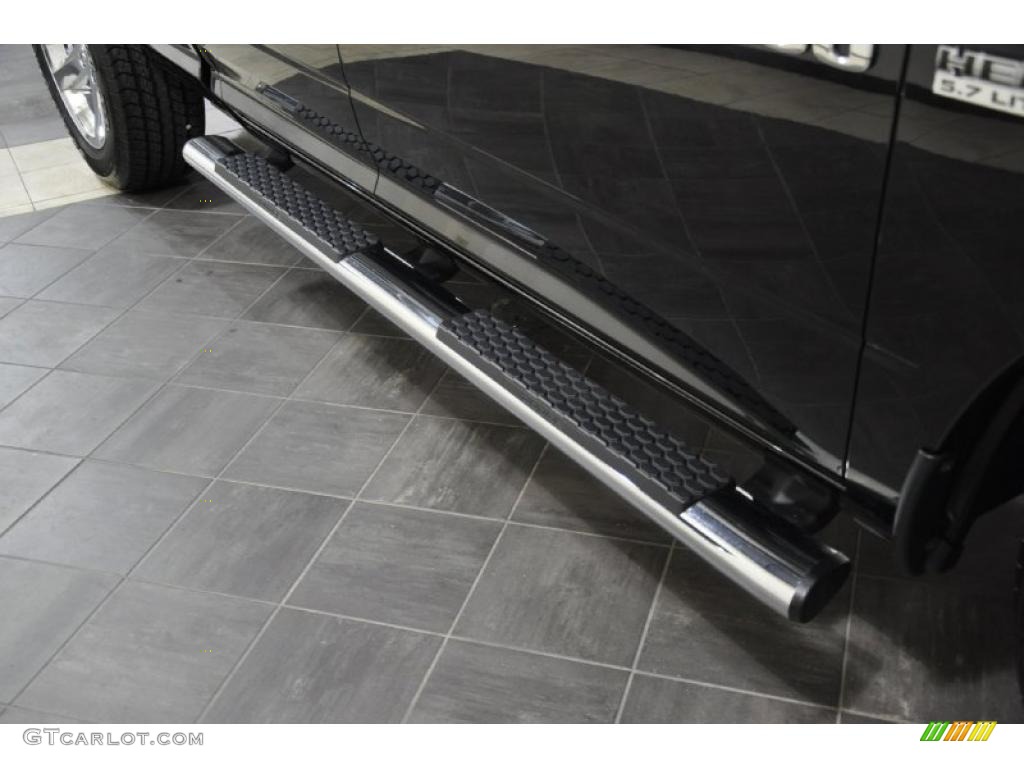 2011 Ram 1500 Sport Quad Cab 4x4 - Brilliant Black Crystal Pearl / Dark Slate Gray photo #6
