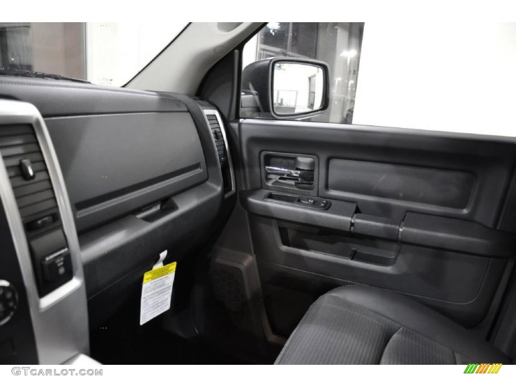 2011 Ram 1500 Sport Quad Cab 4x4 - Brilliant Black Crystal Pearl / Dark Slate Gray photo #18