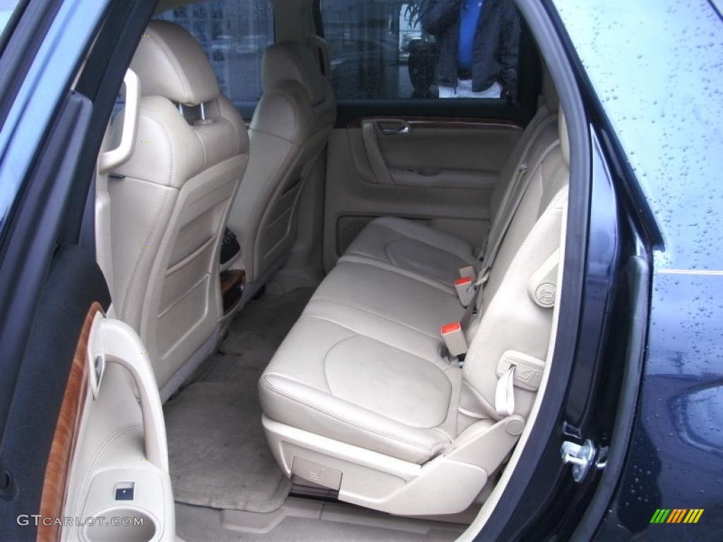 Tan Interior 2008 Saturn Outlook XR Photo #45150531