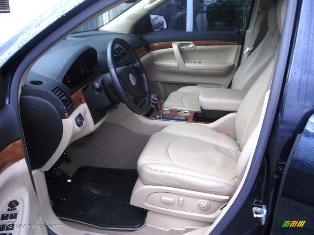 Tan Interior 2008 Saturn Outlook XR Photo #45150583