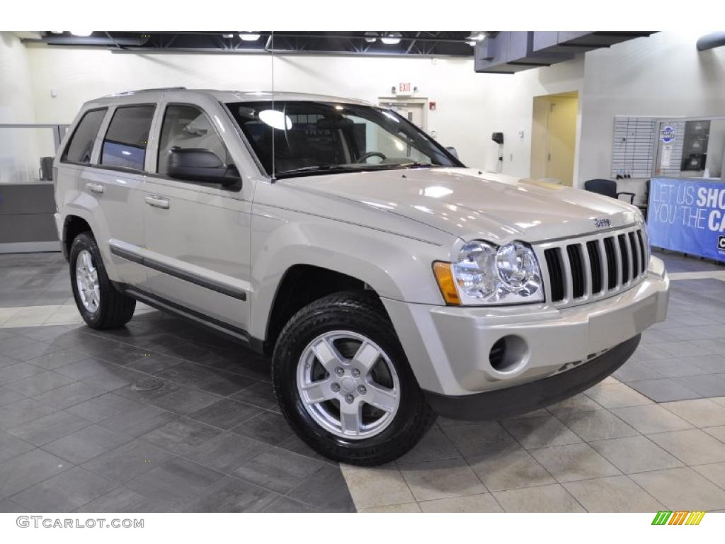 2007 Grand Cherokee Laredo - Light Graystone Pearl / Medium Slate Gray photo #4