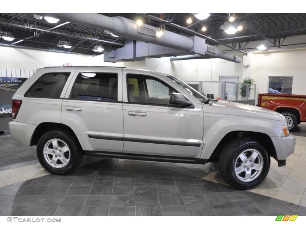 2007 Grand Cherokee Laredo - Light Graystone Pearl / Medium Slate Gray photo #5