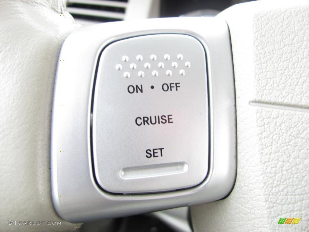 2007 Aspen Limited HEMI 4WD - Light Khaki Beige Metallic / Dark Khaki/Light Graystone photo #9