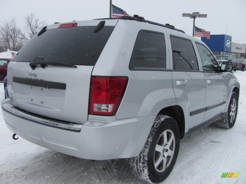 2008 Grand Cherokee Laredo 4x4 - Bright Silver Metallic / Dark Slate Gray/Light Graystone photo #2