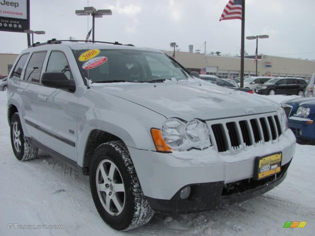 2008 Grand Cherokee Laredo 4x4 - Bright Silver Metallic / Dark Slate Gray/Light Graystone photo #19