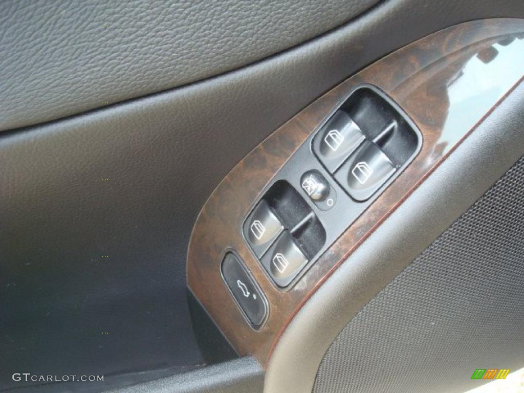 2005 Mercedes-Benz C 320 Sedan Controls Photo #45152359