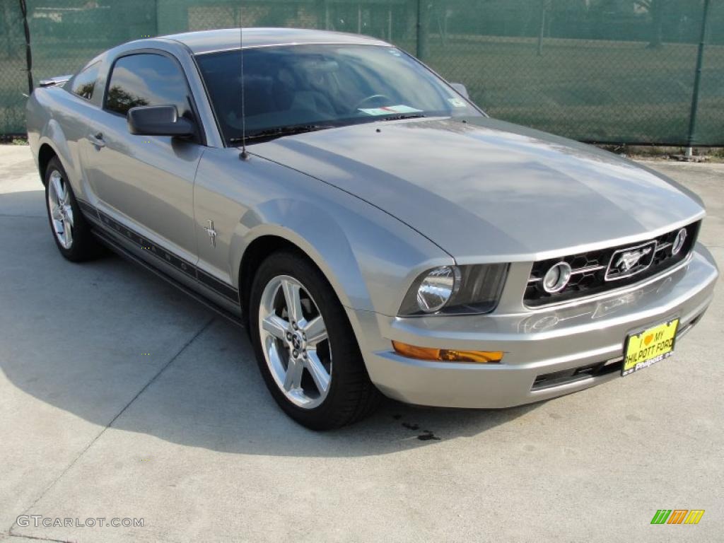 2008 Mustang V6 Premium Coupe - Vapor Silver Metallic / Dark Charcoal photo #1