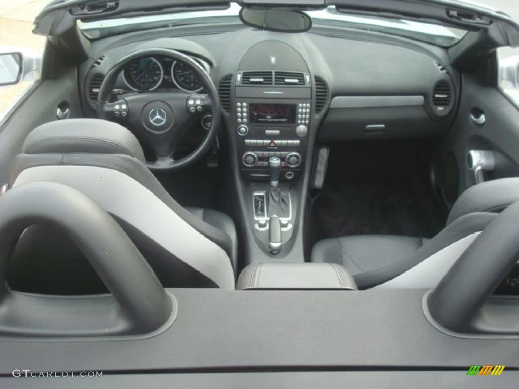 2005 Mercedes-Benz SLK 350 Roadster Black Dashboard Photo #45155856