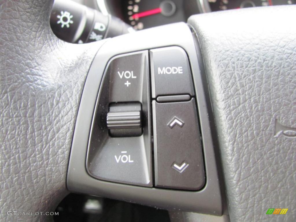 2011 Kia Sorento LX AWD Controls Photo #45155932