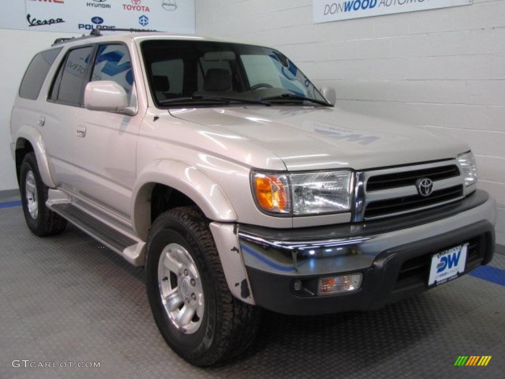 2000 Millennium Silver Metallic Toyota 4Runner SR5 4x4 45104273 Photo