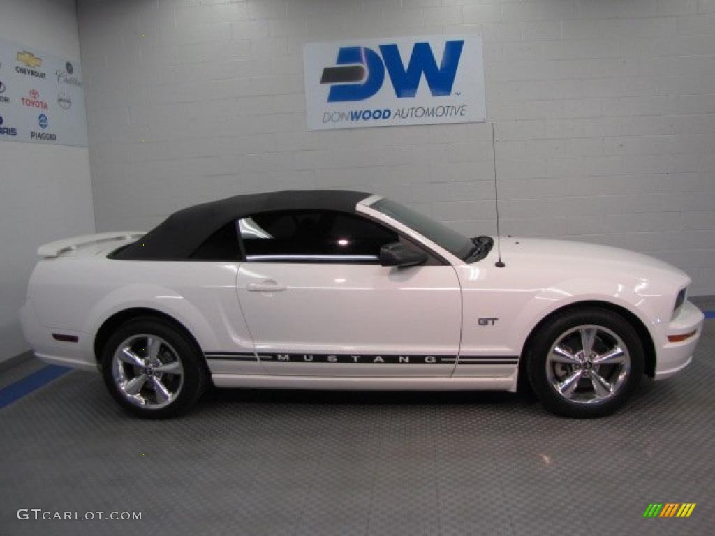 2006 Mustang GT Premium Convertible - Performance White / Dark Charcoal photo #6
