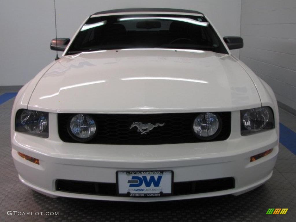 2006 Mustang GT Premium Convertible - Performance White / Dark Charcoal photo #7