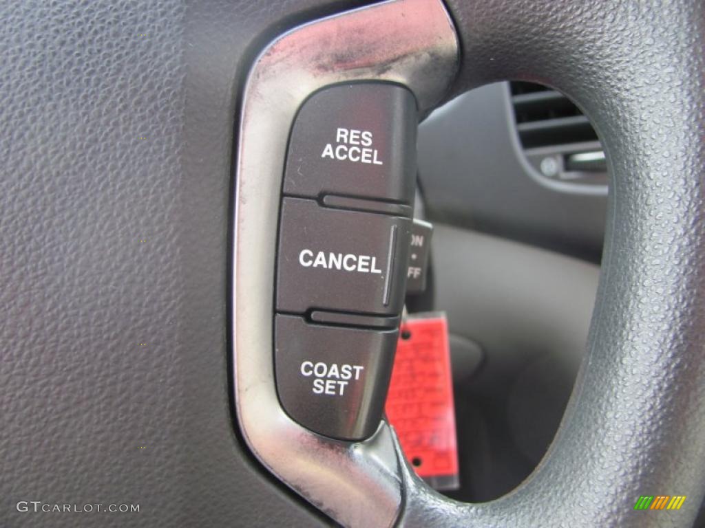 2006 Kia Optima LX Controls Photo #45159220