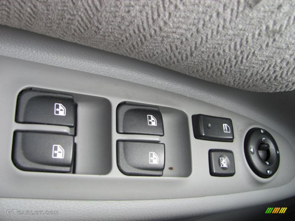 2006 Kia Optima LX Controls Photo #45159252