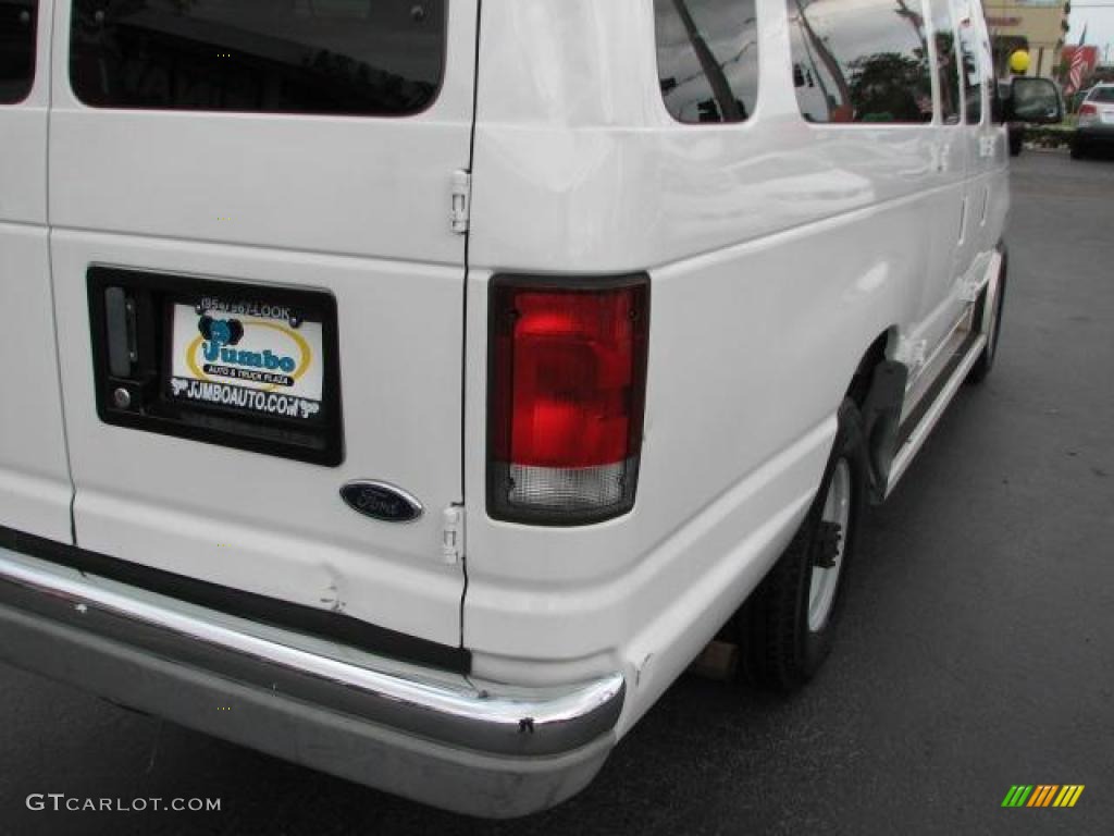 1999 E Series Van E350 Super Duty XL Extended Passenger - Oxford White / Medium Graphite photo #9