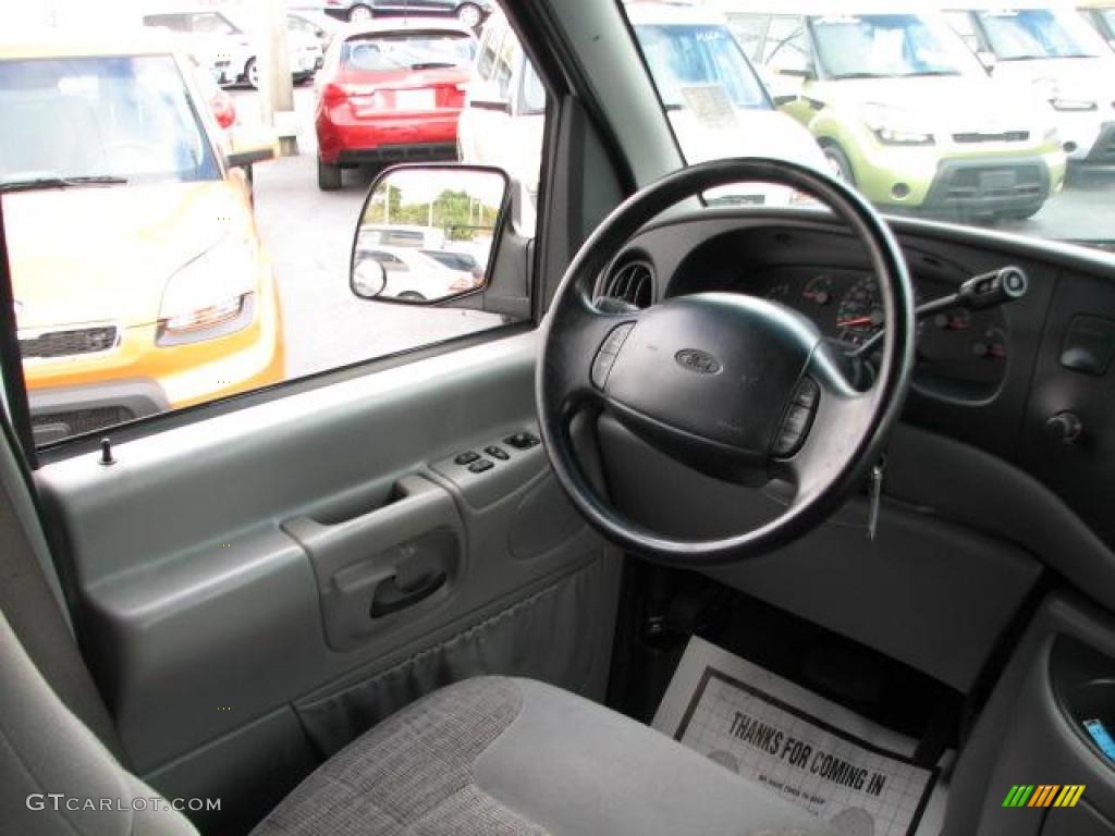 1999 E Series Van E350 Super Duty XL Extended Passenger - Oxford White / Medium Graphite photo #18