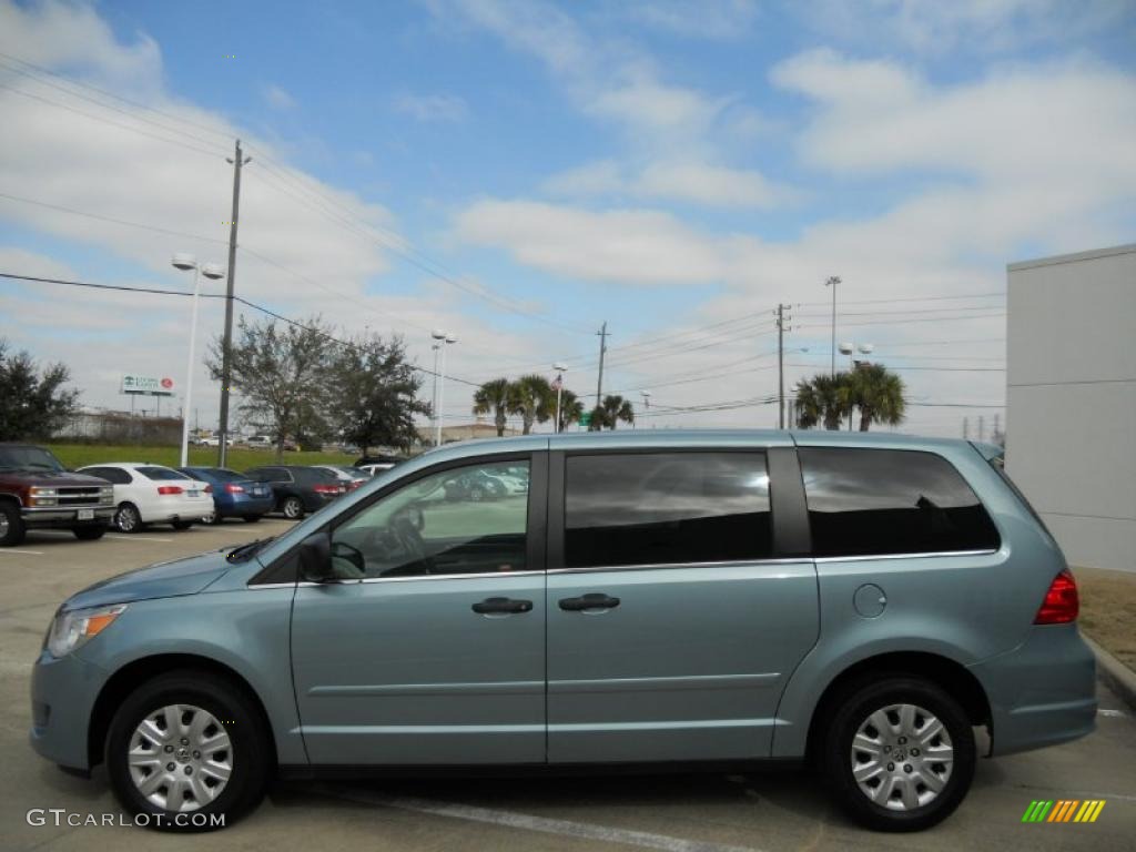 Antigua Blue Metallic 2009 Volkswagen Routan S Exterior Photo #45165125