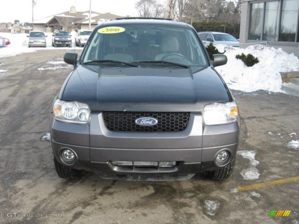 2006 Escape XLT V6 4WD - Black / Medium/Dark Flint photo #11