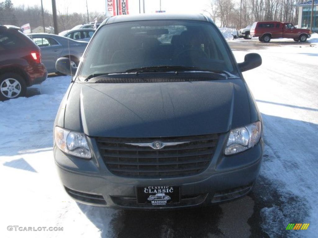 2007 Town & Country  - Magnesium Pearl / Medium Slate Gray photo #2