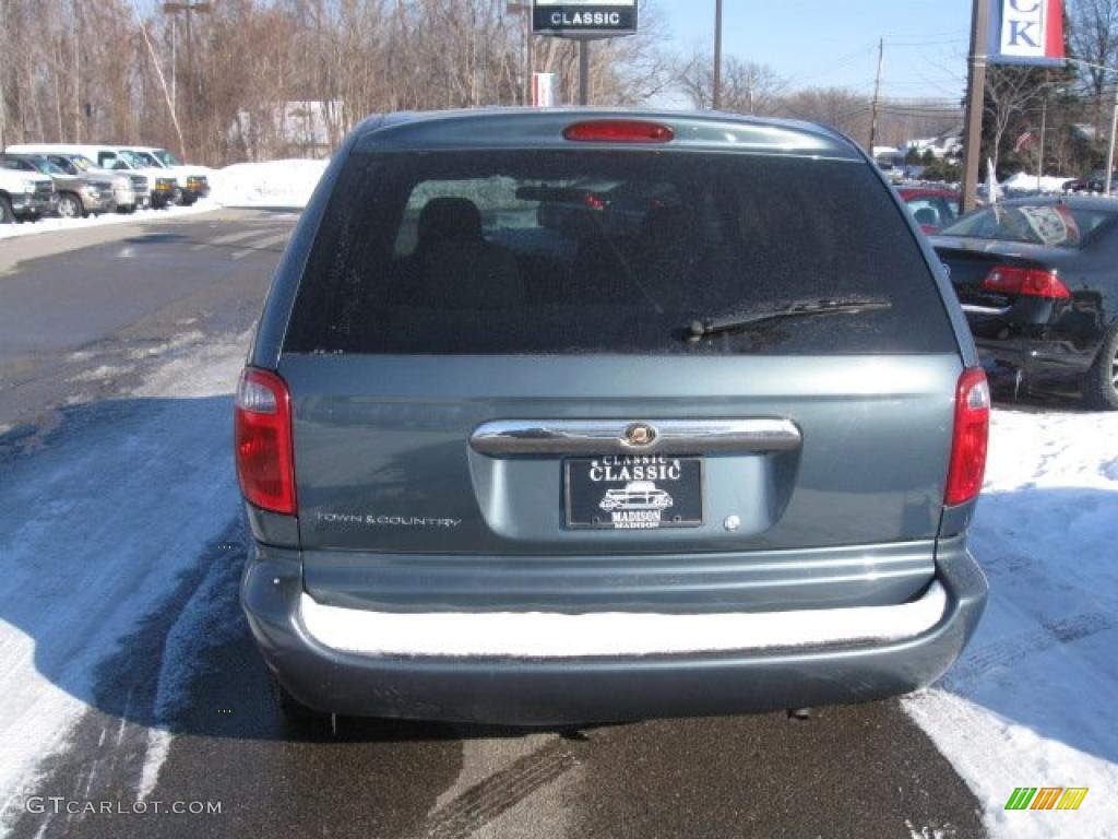 2007 Town & Country  - Magnesium Pearl / Medium Slate Gray photo #4