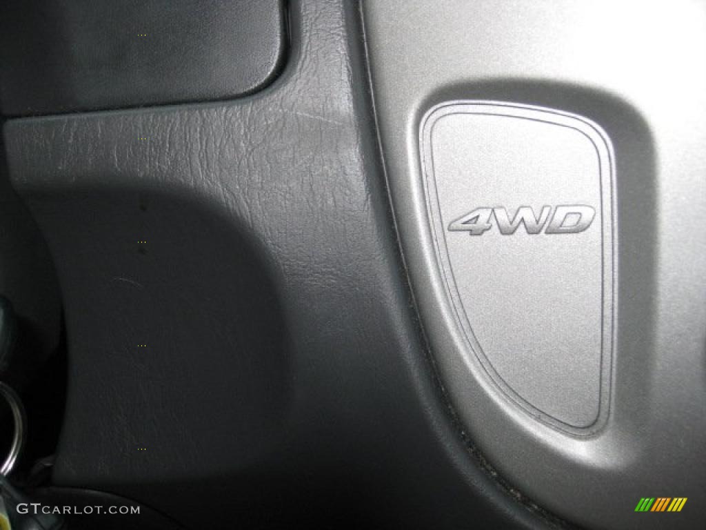 2006 Escape XLT V6 4WD - Black / Medium/Dark Flint photo #29