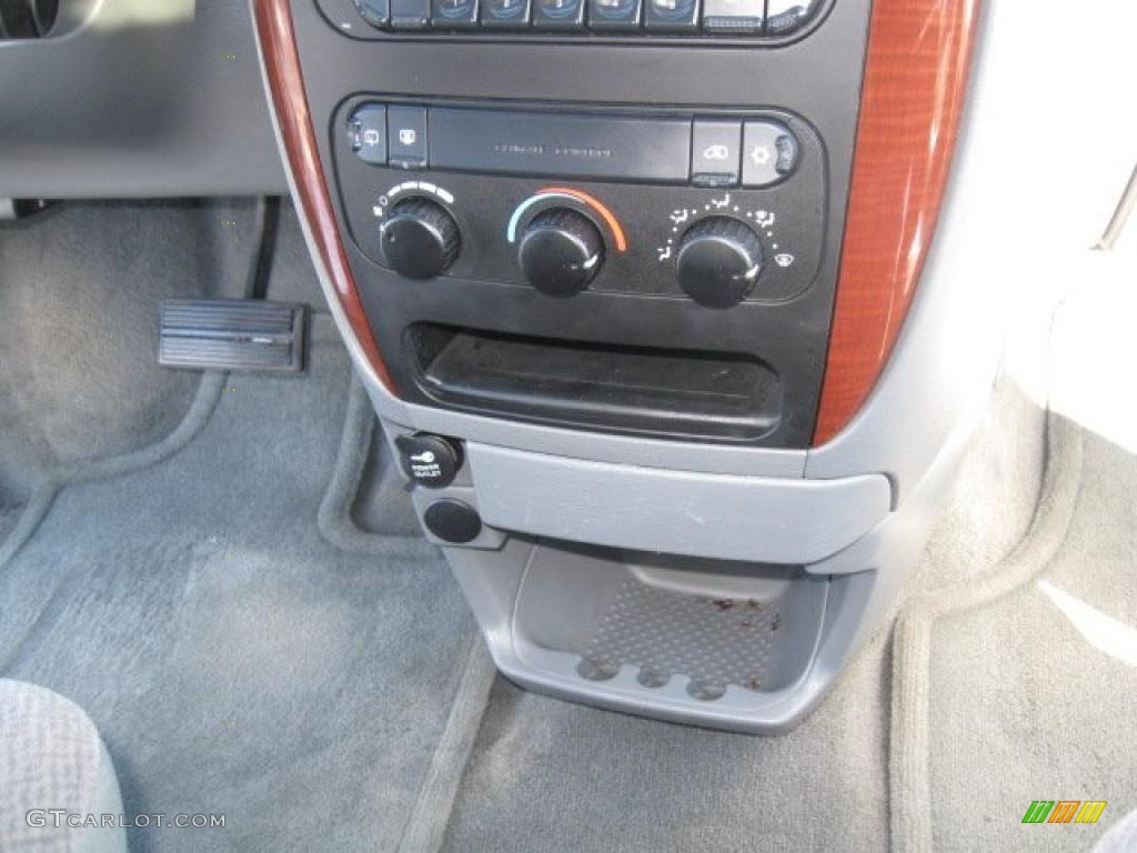 2007 Town & Country  - Magnesium Pearl / Medium Slate Gray photo #18