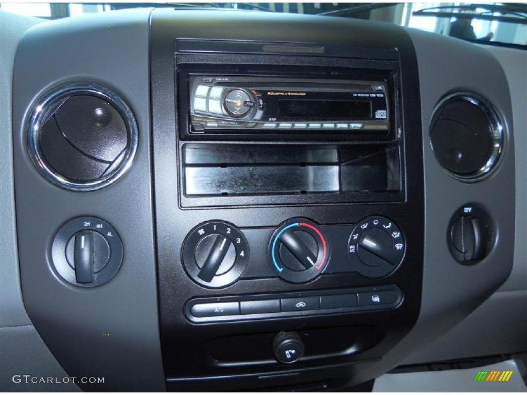 2005 F150 XLT SuperCrew 4x4 - Bright Red / Medium Flint Grey photo #19