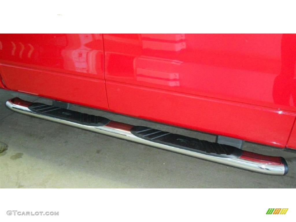 2005 F150 XLT SuperCrew 4x4 - Bright Red / Medium Flint Grey photo #25