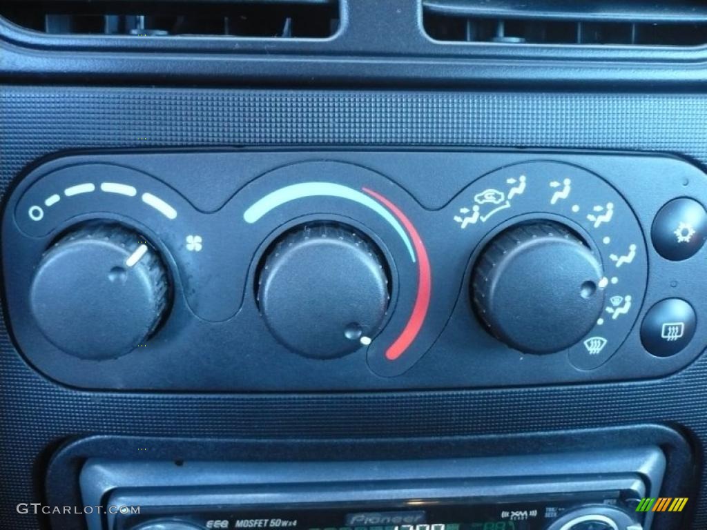 1999 Dodge Intrepid ES Controls Photo #45173560