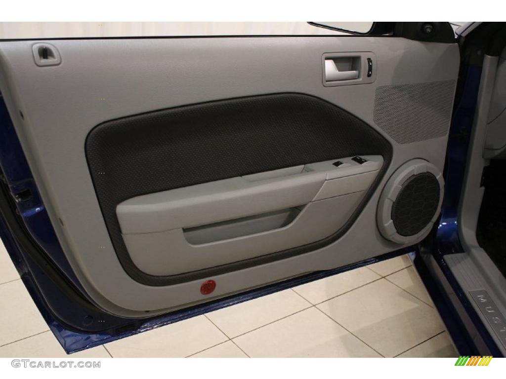2007 Ford Mustang GT/CS California Special Convertible Black/Dove Accent Door Panel Photo #45173947