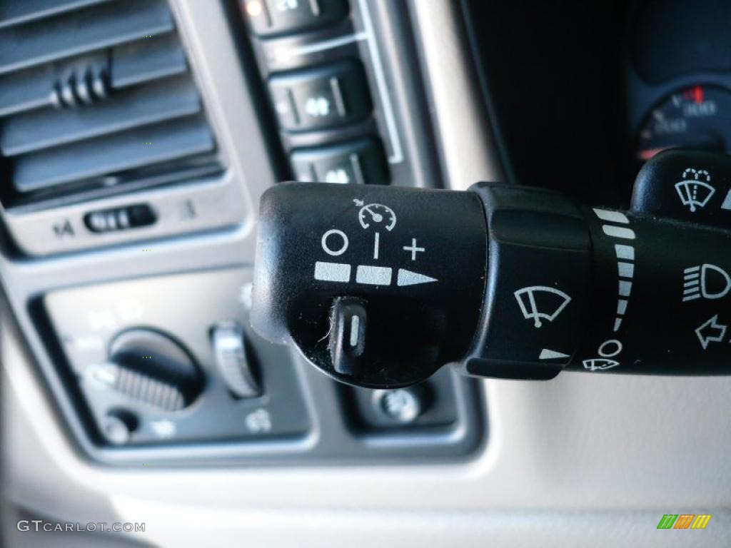 2003 GMC Sierra 2500HD SLT Crew Cab 4x4 Controls Photo #45176656