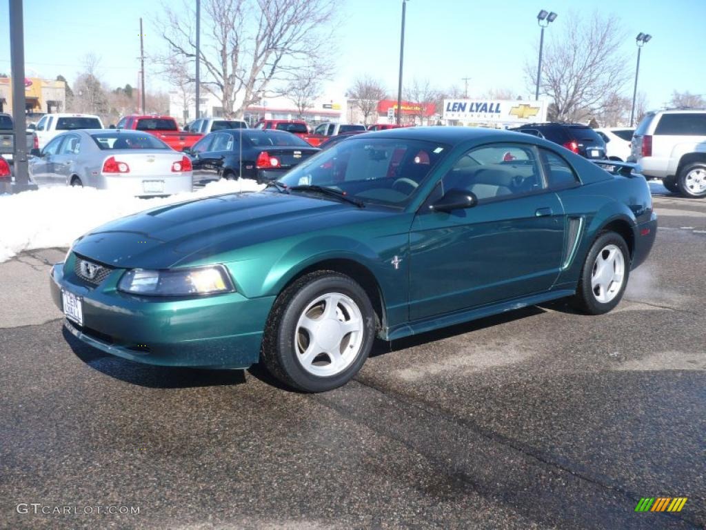 2003 Mustang V6 Coupe - Tropic Green Metallic / Medium Graphite photo #2