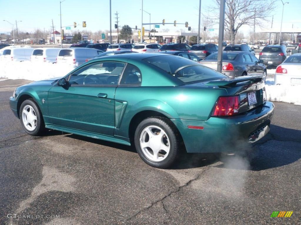2003 Mustang V6 Coupe - Tropic Green Metallic / Medium Graphite photo #4