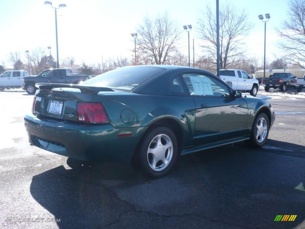 2003 Mustang V6 Coupe - Tropic Green Metallic / Medium Graphite photo #6