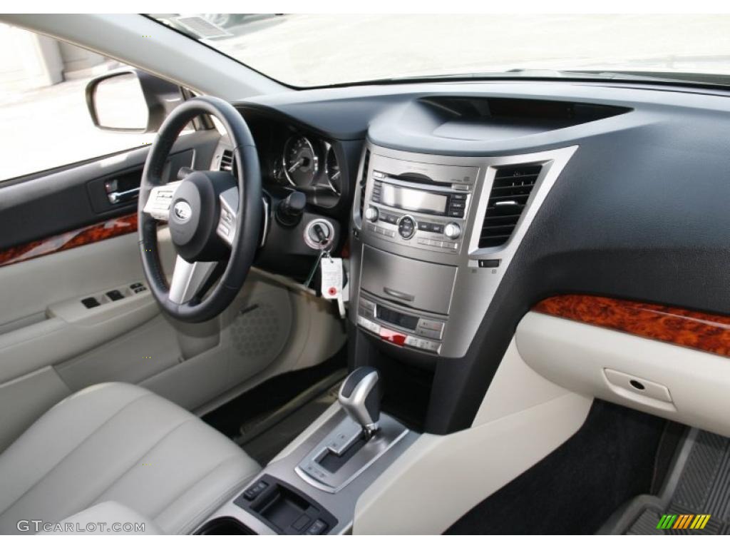 Warm Ivory Interior 2010 Subaru Outback 2.5i Limited Wagon Photo #45178500