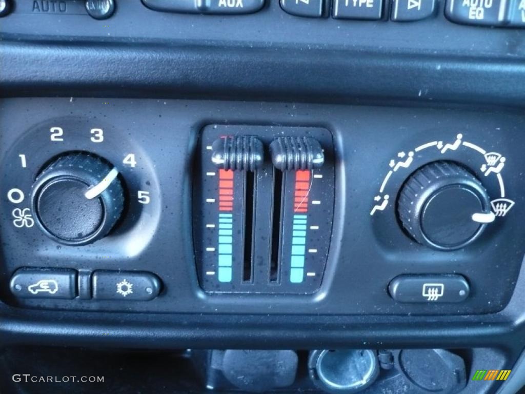 2008 Chevrolet TrailBlazer LT 4x4 Controls Photo #45178924