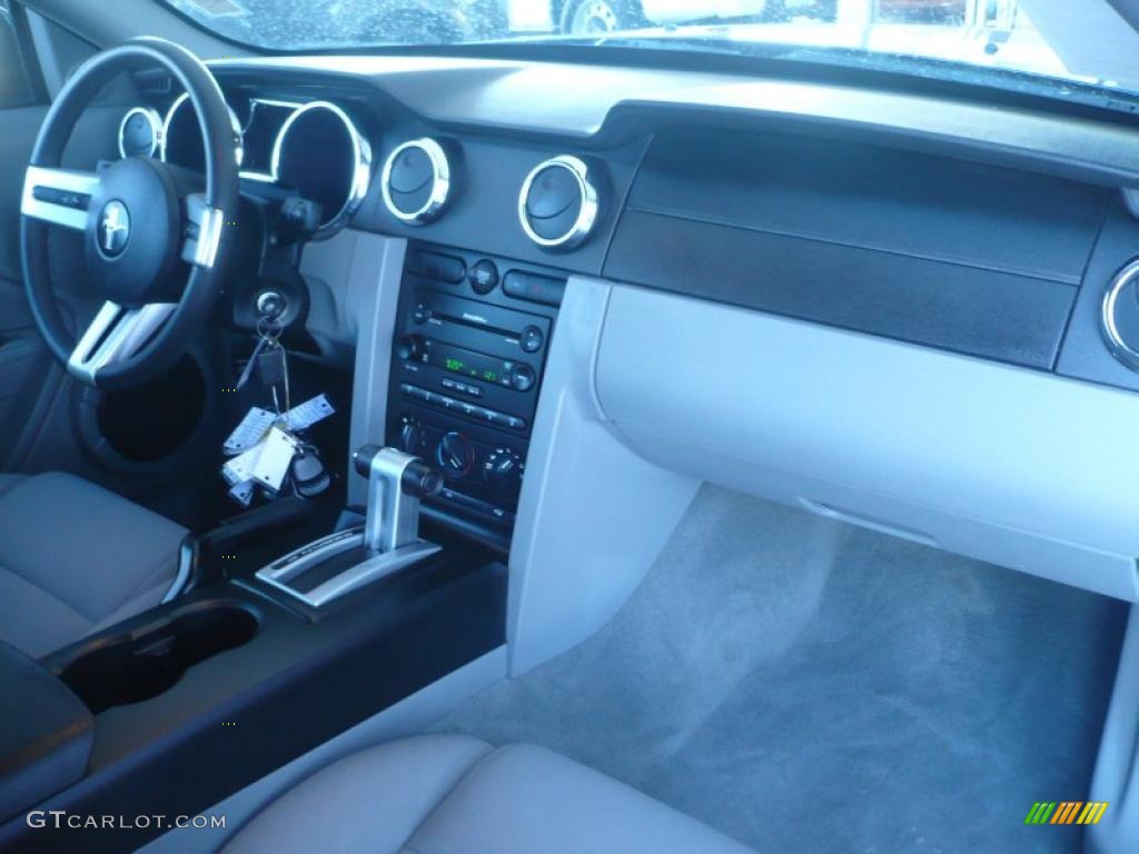 2006 Mustang V6 Premium Coupe - Vista Blue Metallic / Light Graphite photo #13