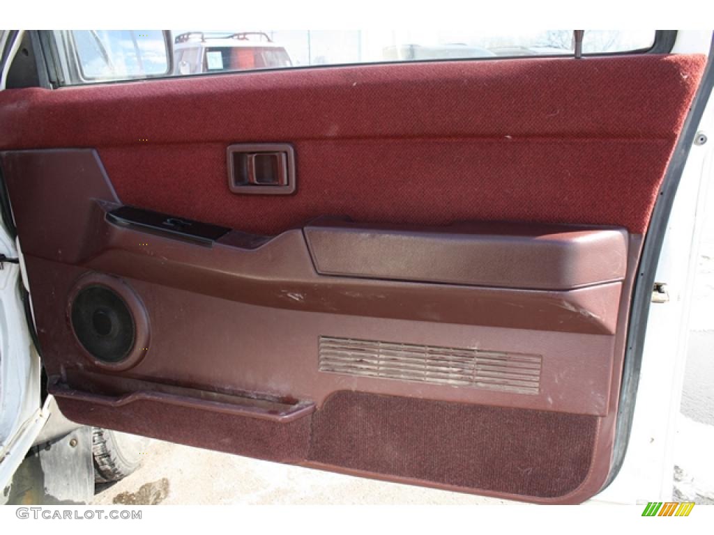 1992 Pathfinder XE 4x4 - Vail White / Dark Red photo #14