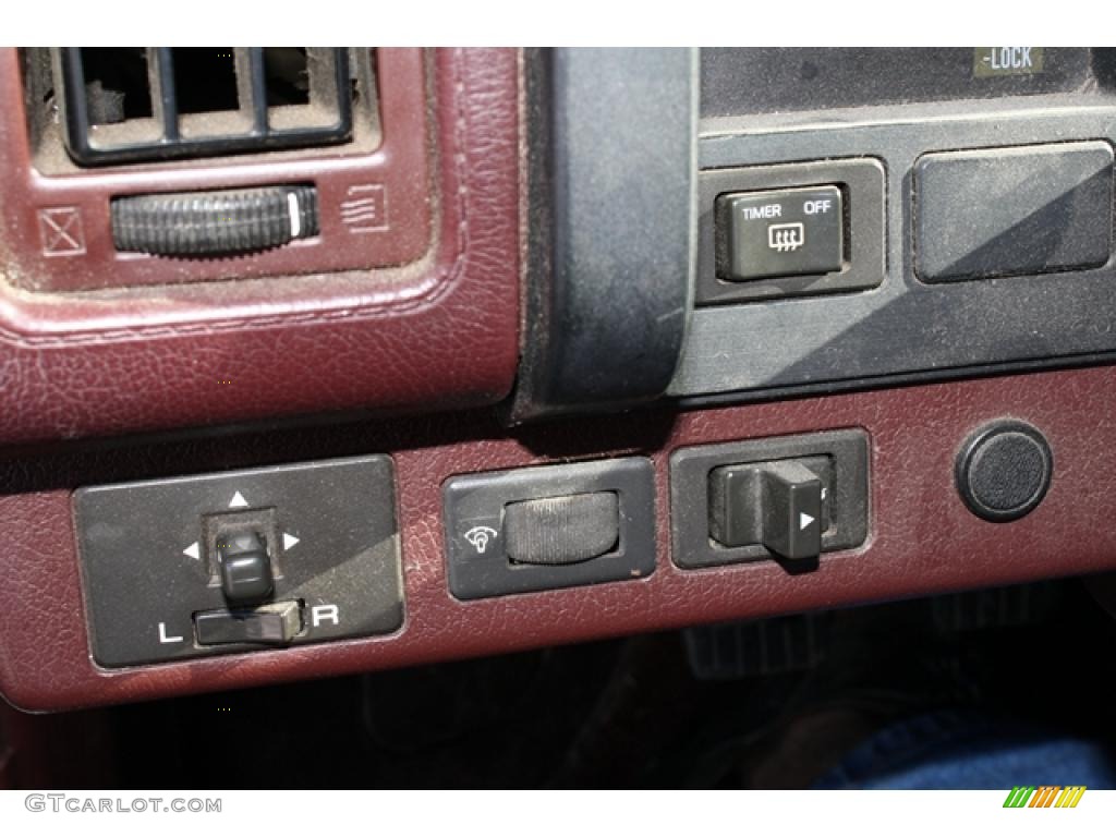 1992 Pathfinder XE 4x4 - Vail White / Dark Red photo #23