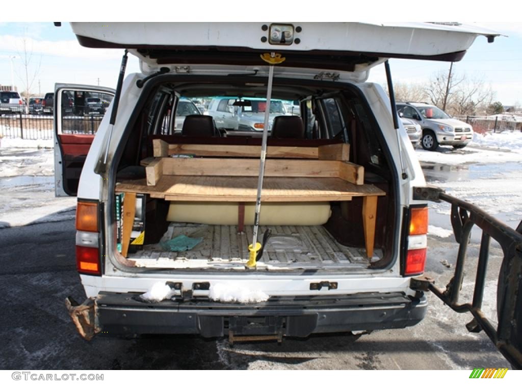 1992 Pathfinder XE 4x4 - Vail White / Dark Red photo #25