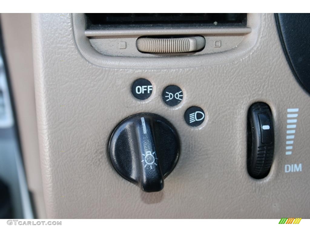 1997 Ford Explorer XLT 4x4 Controls Photo #45188577