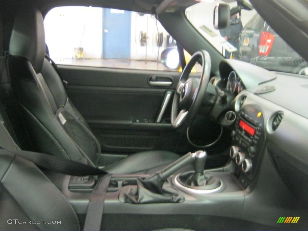 Black Interior 2009 Mazda MX-5 Miata Touring Roadster Photo #45190821