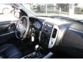 Black - Mariner Luxury 4WD Photo No. 4