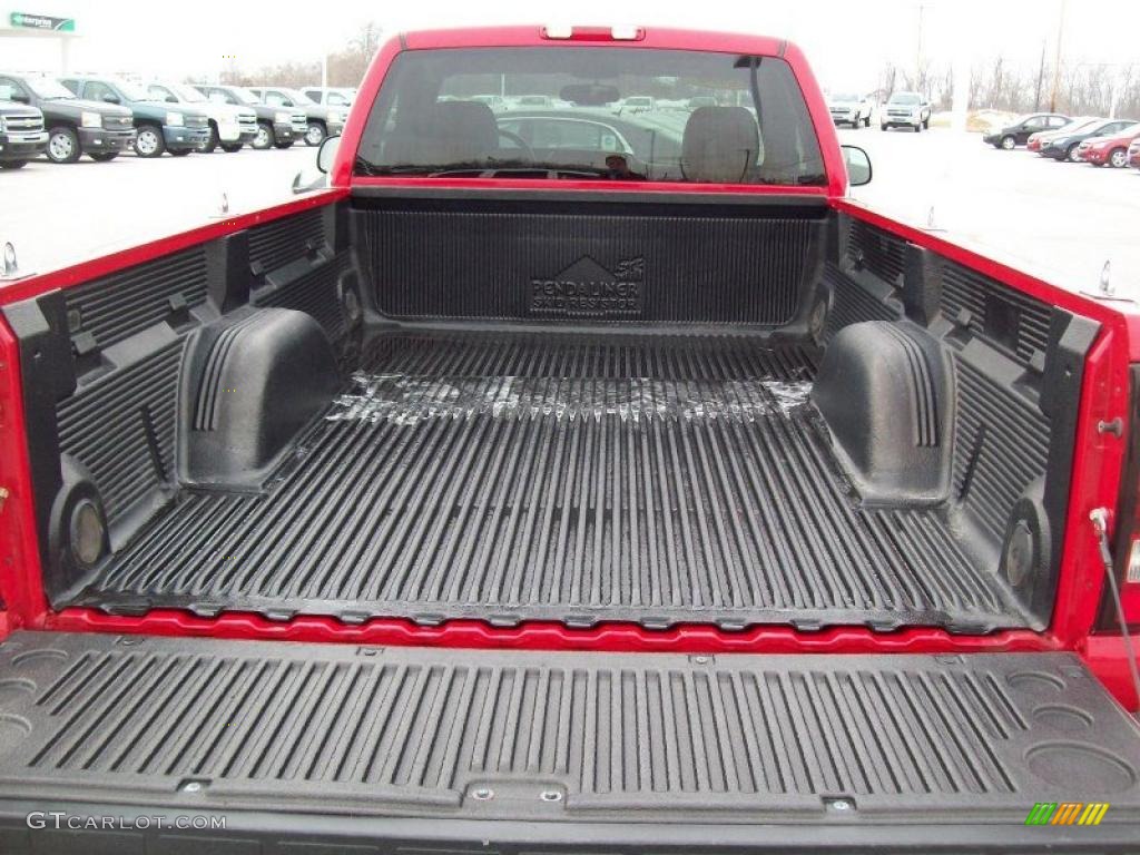 2004 Silverado 1500 Z71 Regular Cab 4x4 - Victory Red / Dark Charcoal photo #15