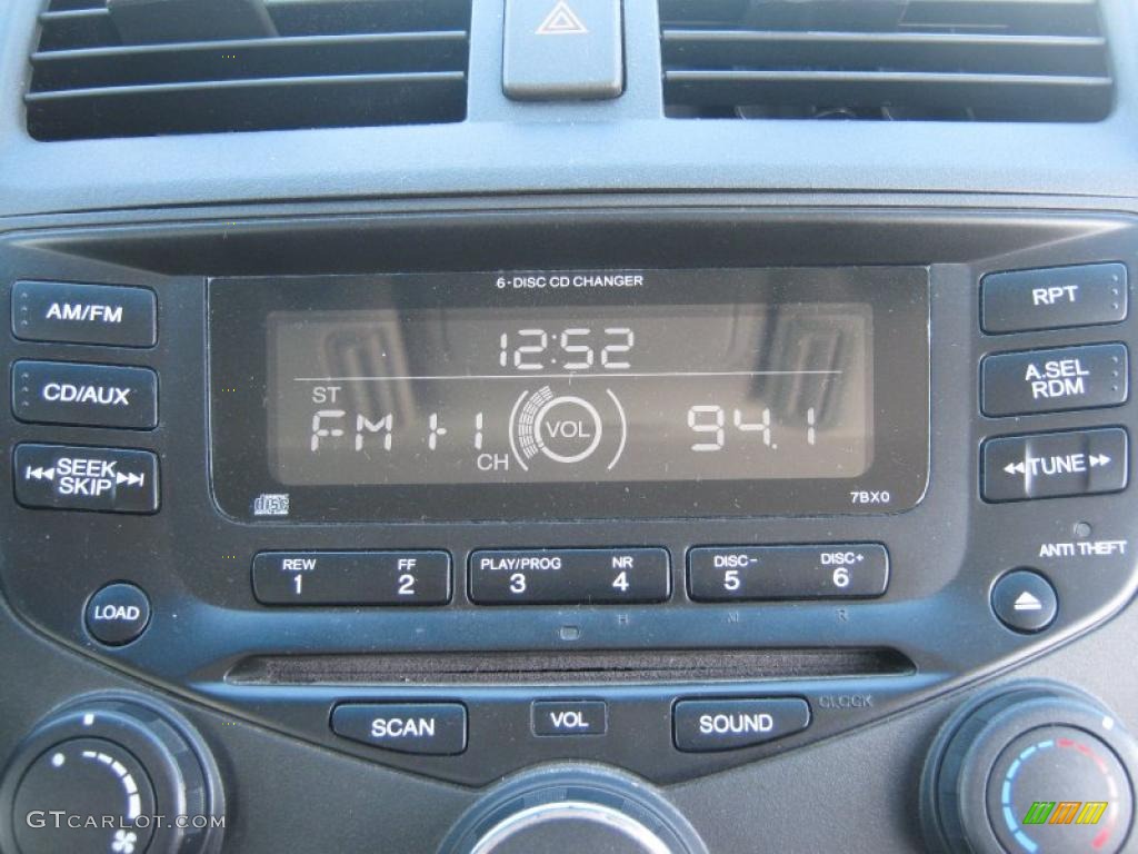 2004 Honda Accord EX Coupe Controls Photo #45204313