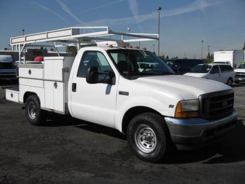 2001 Ford F350 Super Duty XL Regular Cab Chassis Data, Info and Specs